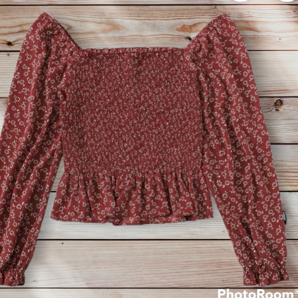 Plus ditsy floral shirred peplum blouse